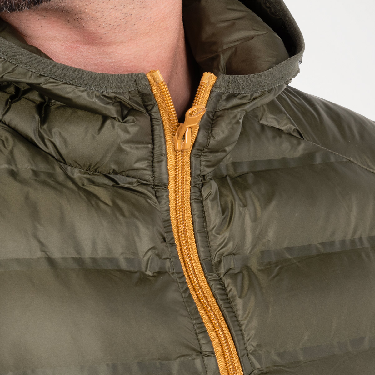 Chompa impermeable verde militar