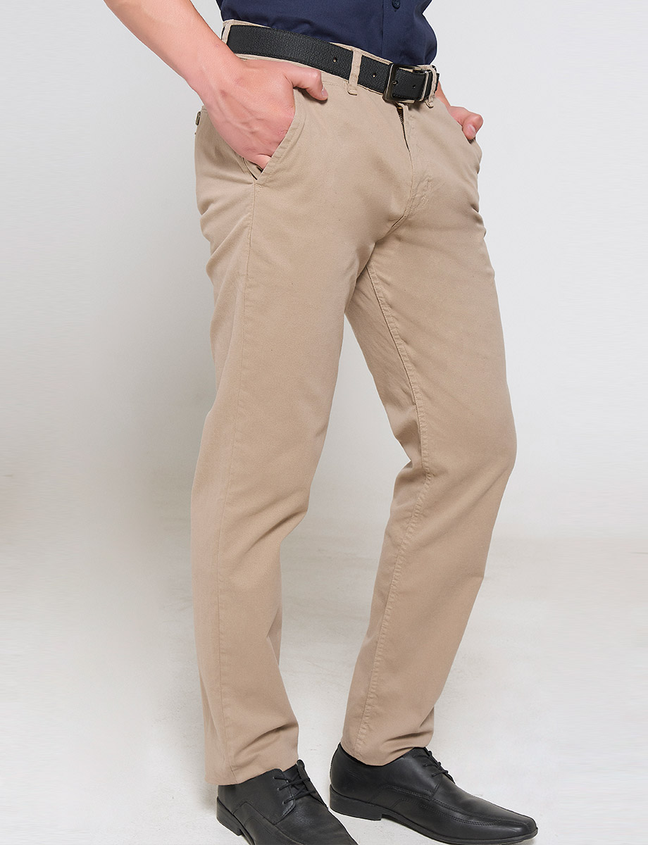 RM - Luce siempre cómoda y elegante con los pantalones ejecutivos de RM,  ideales para armar tu look de oficina. Encuéntralos por USD 19.90 🤩🥰  Visita tu tienda RM más cerca o