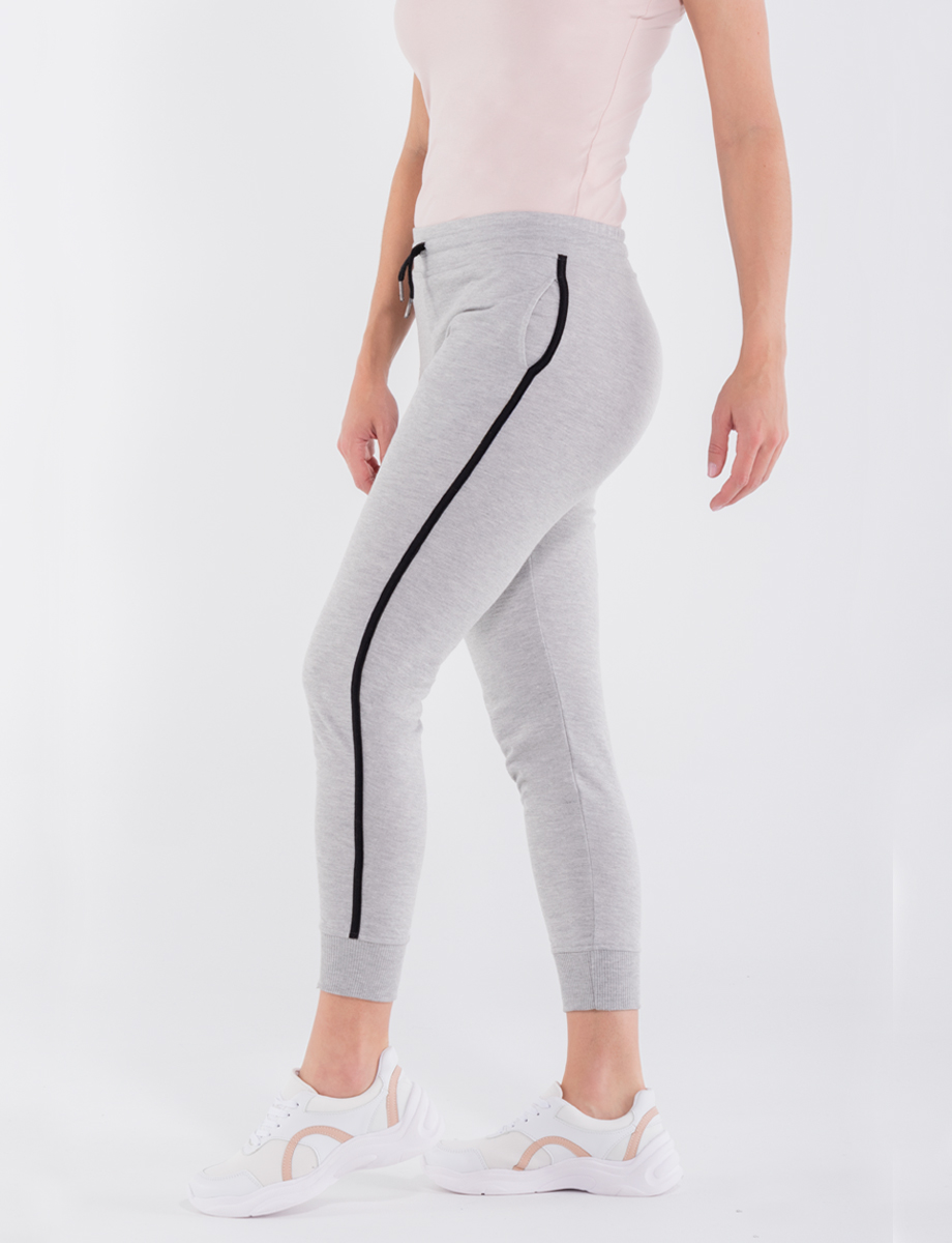 Jogger deportivo gris