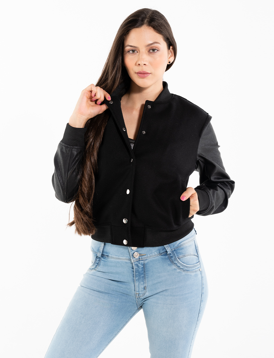 Chaqueta negra botones