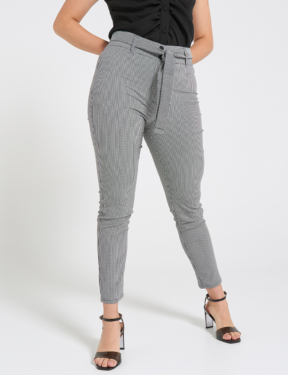 Pantalón clásico cuadros con cinturón