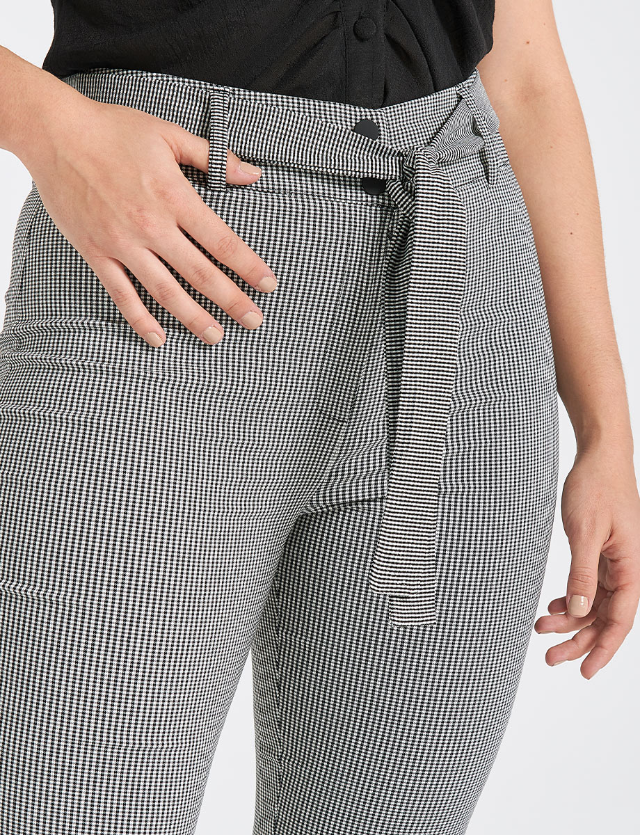 Pantalón clásico cuadros con cinturón