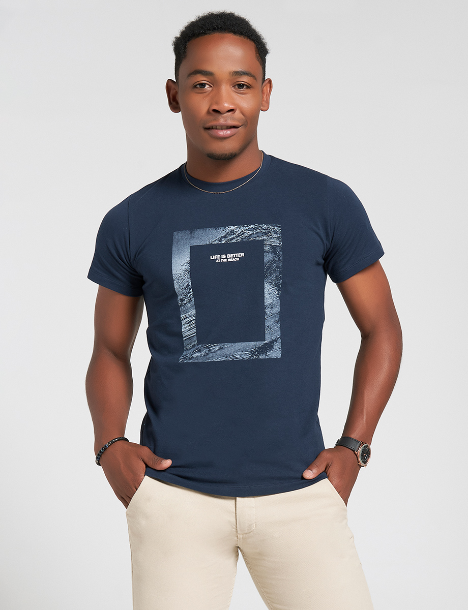 Camiseta Life Is Better azul marino