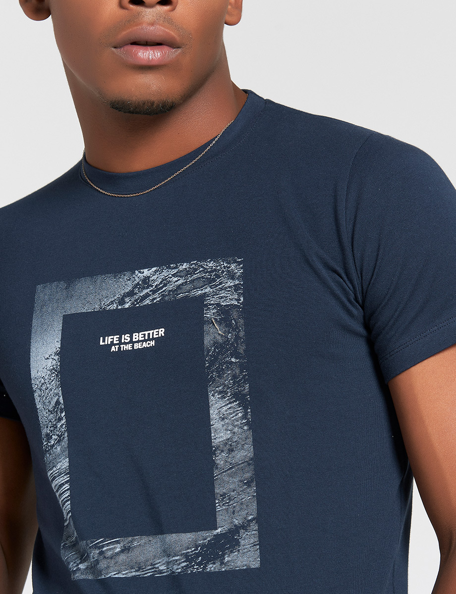 Camiseta Life Is Better azul marino