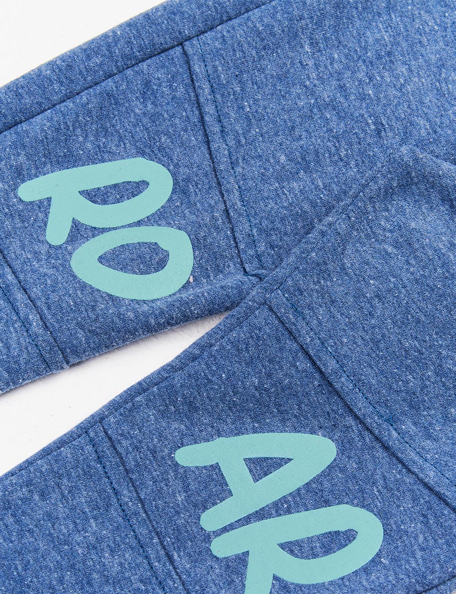 Jogger Fleece Roar azul