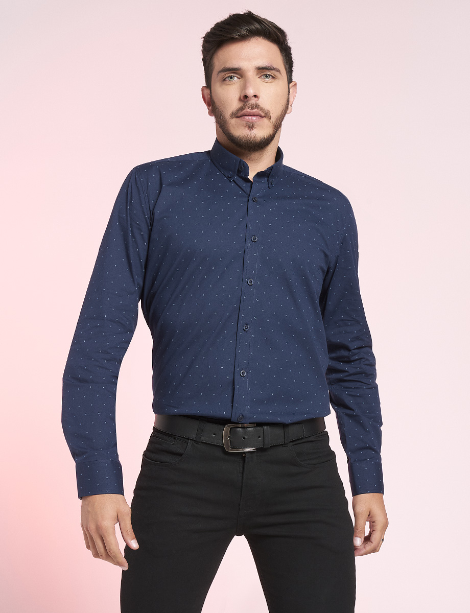 Camisa azul marino puntos