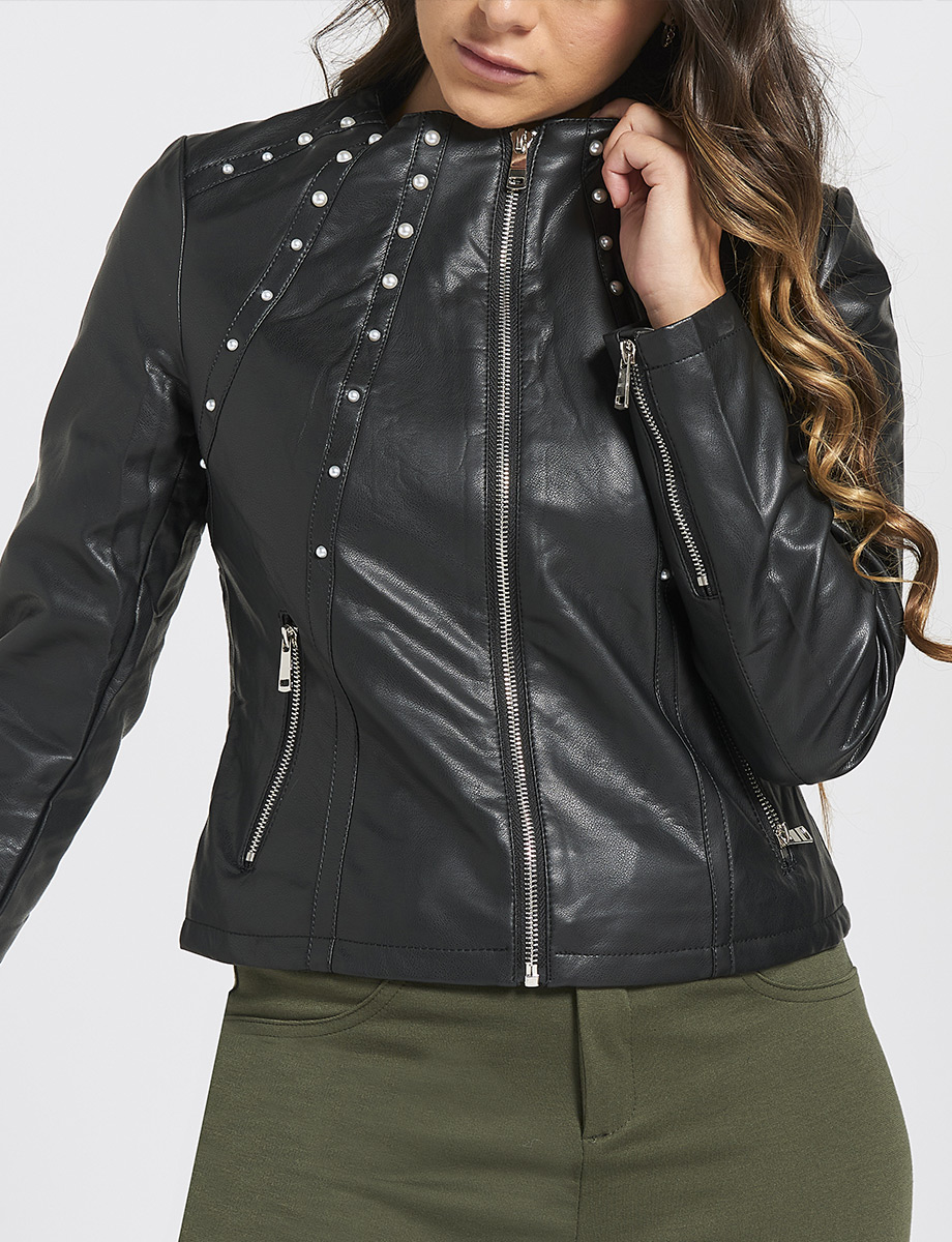 Chaqueta Cuerina con Perlas