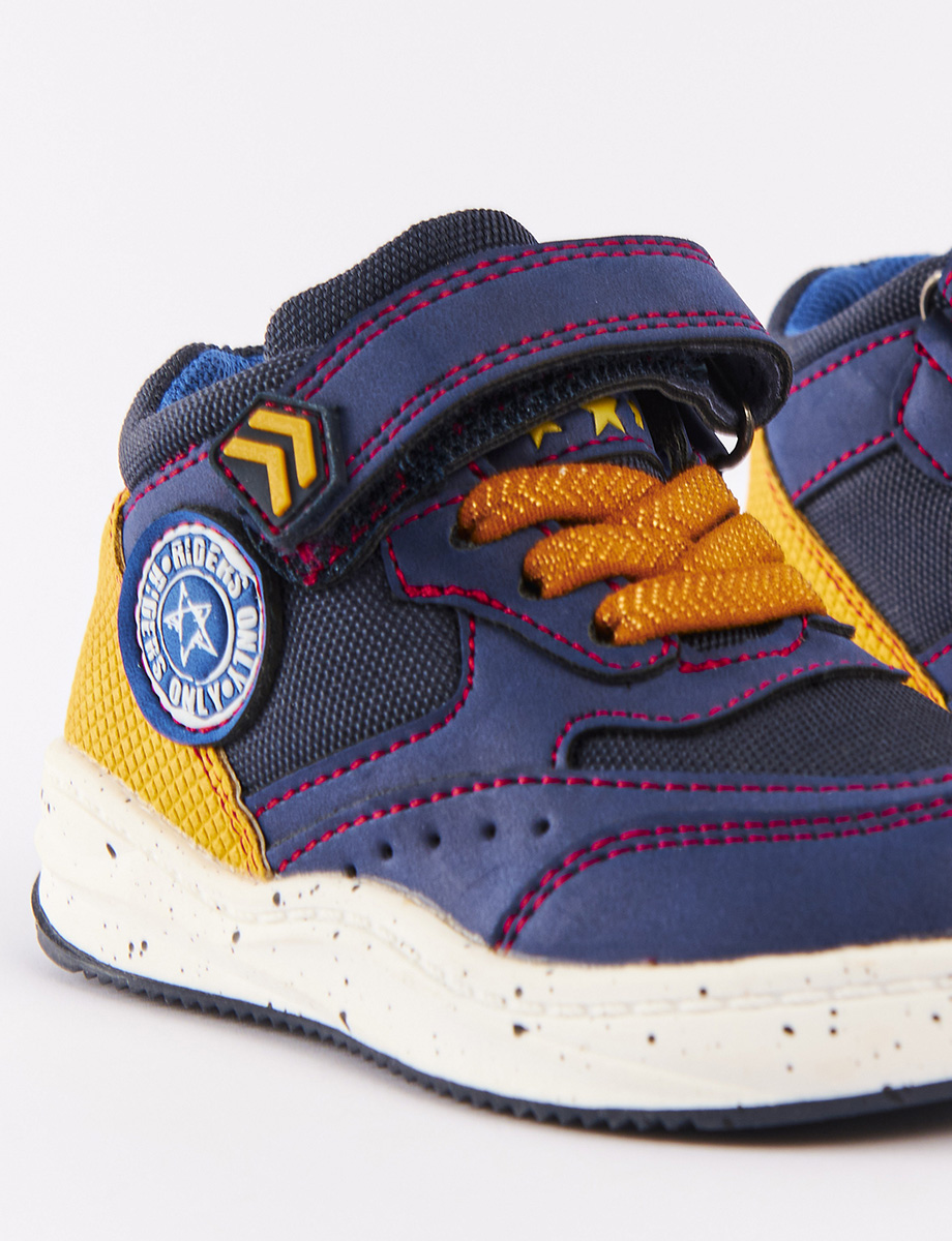 Zapato Deportivo con Velcro | Beppi
