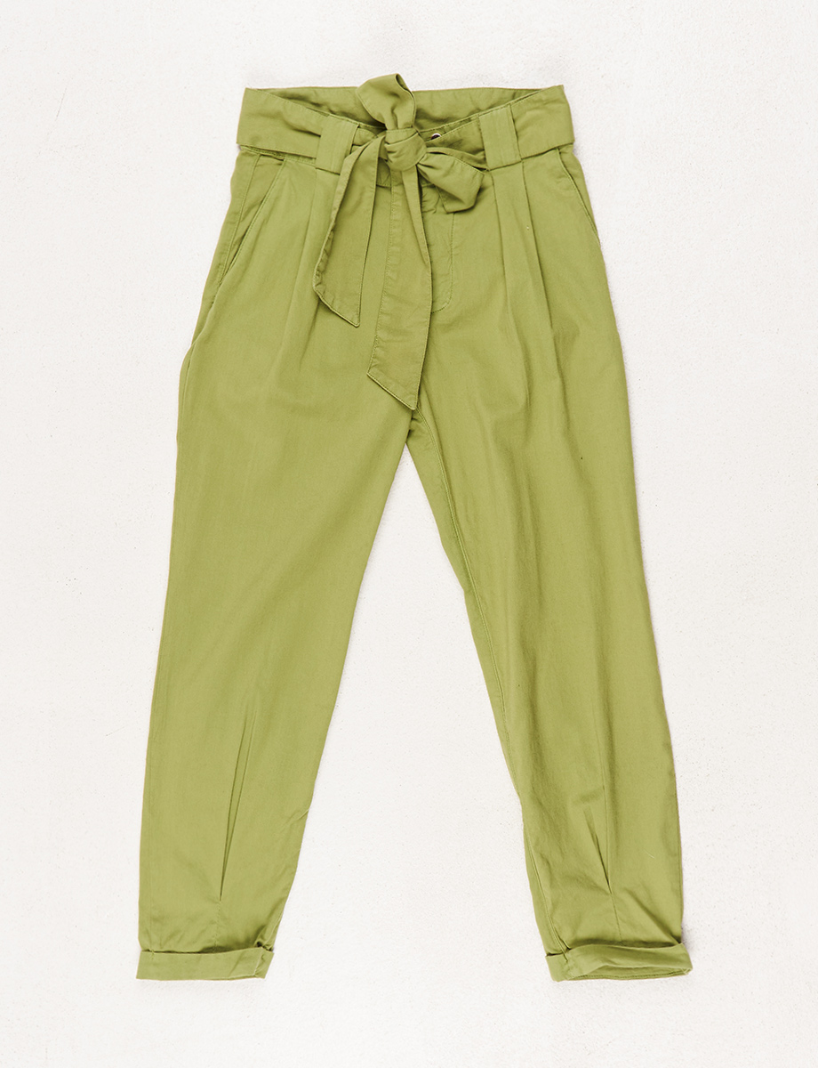 Pantalón con Cinturón Verde