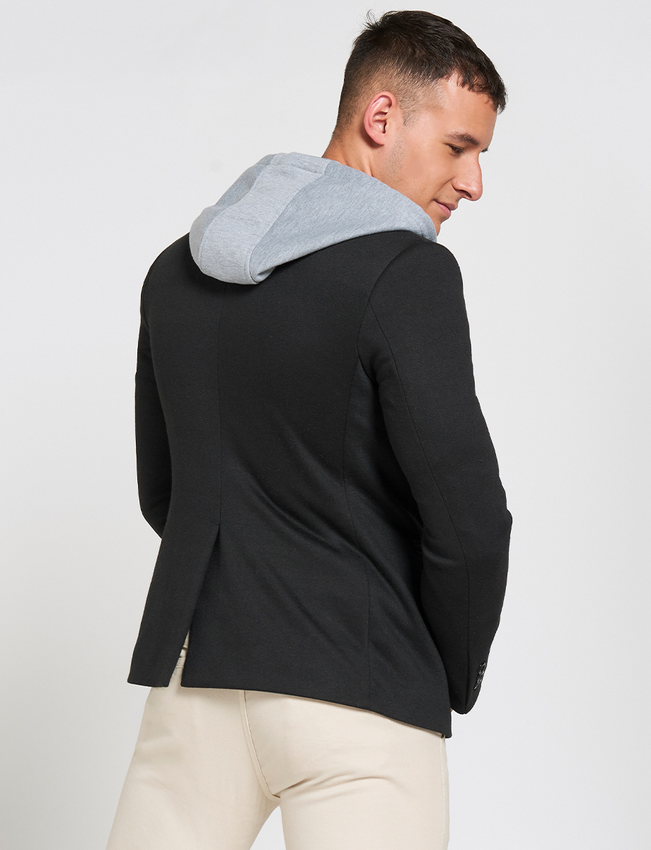 Blazer Negro con Capucha