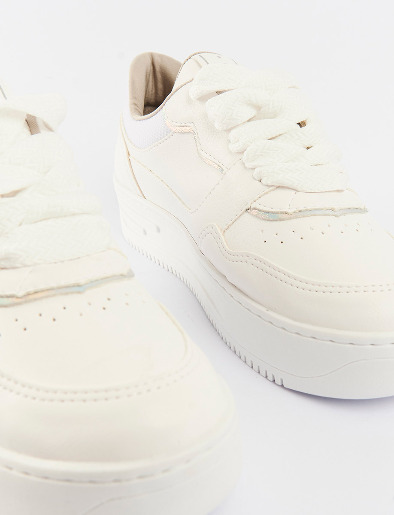 Sneaker Blanco con Cordones