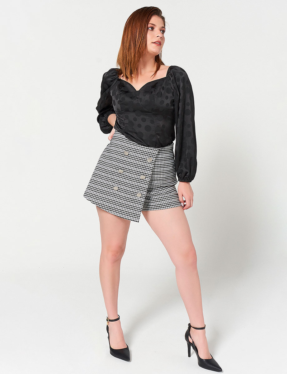 Falda Short a Cuadros con Botones