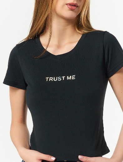 Camiseta Trust Me Negra