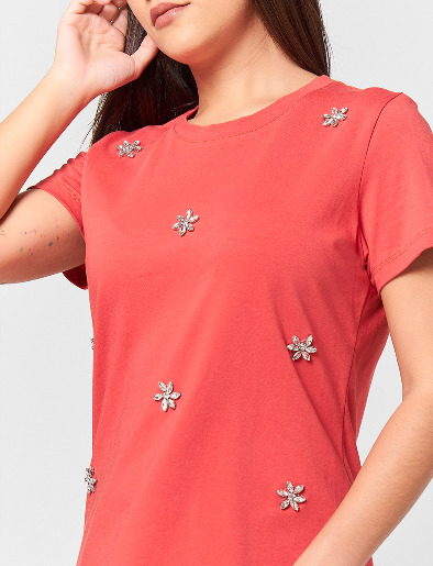 Camiseta con Apliques Coral