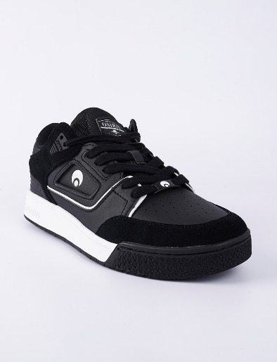 Sneakers Caña Baja Negro con Blanco