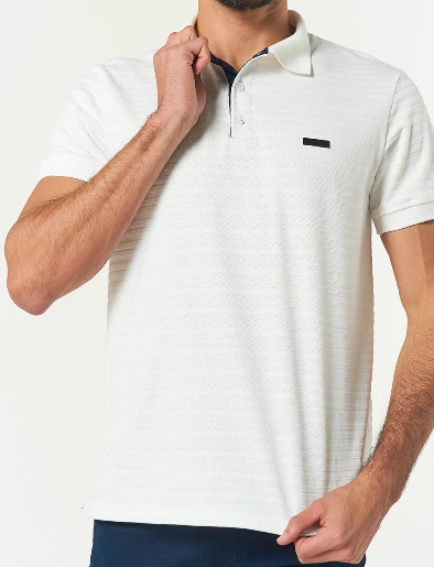 Camiseta Polo con Textura Líneas Crudo