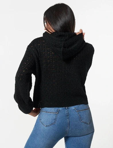 Sweater Negro con Capucha