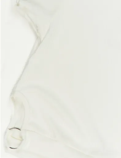 Camiseta Blanca con Corte