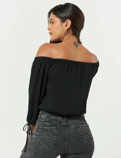 Blusa Offshoulder Negra