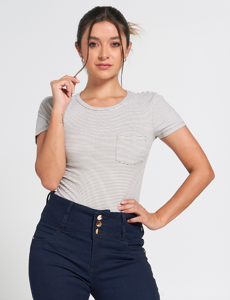 Camiseta a Rayas con Bolsillo